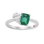 18K WHITE GOLD 1 1/5CT ROUND/BAGUETTE/EMERALD DIAMOND LADIES RING(COLOR STONE GREEN EMERALD DIAMOND 7/8CT)
