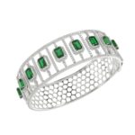 14K WHITE GOLD 8CT ROUND/BAGUETTE/EMERALD DIAMOND LADIES BANGLE(COLOR STONE GREEN EMERALD DIAMOND 4 3/4CT)