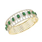 14K YELLOW GOLD 8CT ROUND/BAGUETTE/EMERALD DIAMOND LADIES BANGLE(COLOR STONE GREEN EMERALD DIAMOND 4 3/4CT)