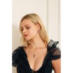 18K WHITE GOLD 5 1/3CT ROUND/ONXY PEAR DIAMOND LADIES EARRINGS - Image 4