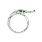 18K WHITE GOLD 7/8CT ROUND/PEAR DIAMOND LADIES RING(COLOR STONE EMERALD/PEAR DIAMOND 1/2CT) - Image 3