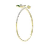 18K YELLOW GOLD 1 1/2CT ROUND/PEAR DIAMOND LADIES BANGLE(COLOR STONE PEAR GREEN EMERALD DIAMOND 2 1/2CT) - Image 2