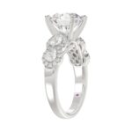 18 K WHITE GOLD 4CT ROUND/PEAR DIAMOND LADIES RING(CENTER STONE MOUNT ROUND DIAMOND 3CT) - Image 3