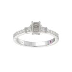 18K WHITE GOLD 3/4CT ROUND/BAGUETTE/EMERALD DIAMOND LADIES RING (CENTER STONE EMERALD DIAMOND 1/2CT) - Image 2