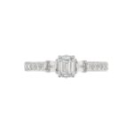 18K WHITE GOLD 3/4CT ROUND/BAGUETTE/EMERALD DIAMOND LADIES RING (CENTER STONE EMERALD DIAMOND 1/2CT) - Image 7