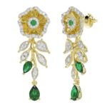 18K YELLOW GOLD 2 1/4CT ROUND/PEAR DIAMOND LADIES EARRINGS(COLOR STONE PEAR DIAMOND 1 3/8CT/EMERALD/ROUND DIAMOND 1/10CT) - Image 2