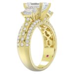 18K YELLOW GOLD 1/2CT ROUND/EMERALD DIAMOND LADIES RING(CENTER STONE EMERALD DIAMOND 2CT) - Image 3