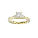 18K YELLOW GOLD 1/4CT ROUND/PRINCESS DIAMOND LADIES RING(CENTER STONE PRINCESS DIAMOND 3/4CT) - Image 3