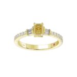 18K YELLOW GOLD 3/4CT ROUND/BAGUETTE/EMERALD DIAMOND LADIES RING (CENTER STONE EMERALD DIAMOND 1/2CT) - Image 2